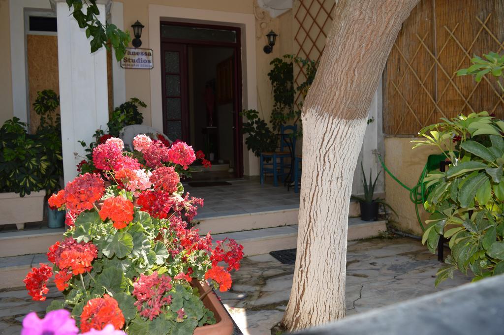 Vanessa Studios Poros  Exterior photo
